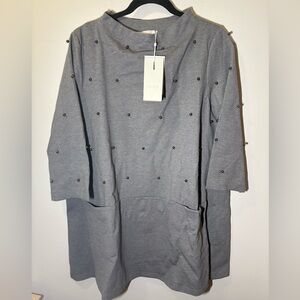 Long grey top with baubles